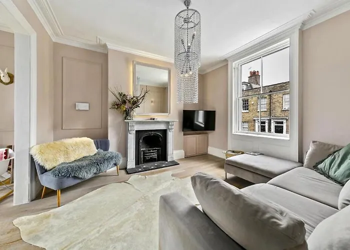 Stylish Georgian Townhouse On Richmond Hill