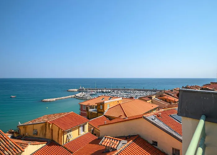 Villa Capodanna, Au Coeur De La Vieille Ville, Maison De Village Avec Magnifique Vue Sur La Mer