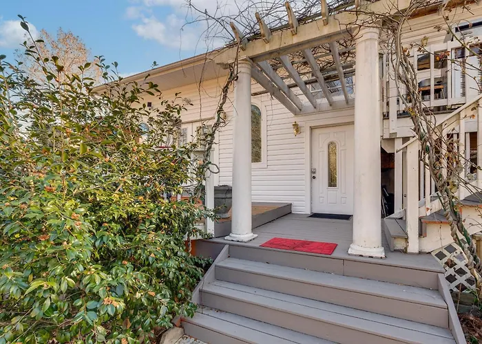 15 Mi To The White House! Modern Apt W/ Deck
