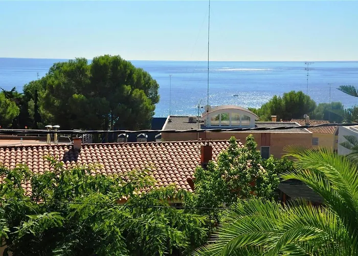 Villa Besides The Sea - 3 Bedrooms