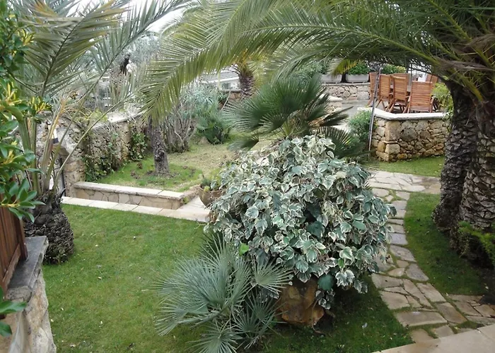 Villa Besides The Sea - 3 Bedrooms