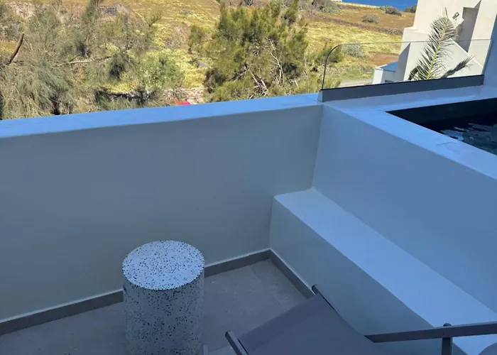 Acanthus Oia - Suites With Private Hot Tub