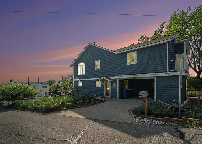 Spacious 4Bdr Blue Haven Cottage In Grand Haven 150