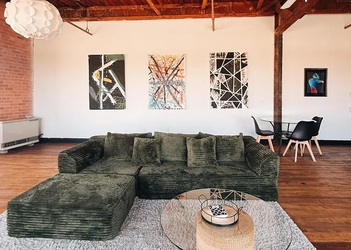 420 Friendly Skyline View Downtown Loft Free Parking