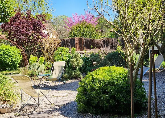 Chez Nous Dans Notre Petit Jardin