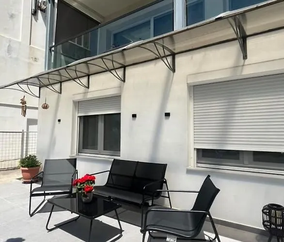Sea Front Retreat