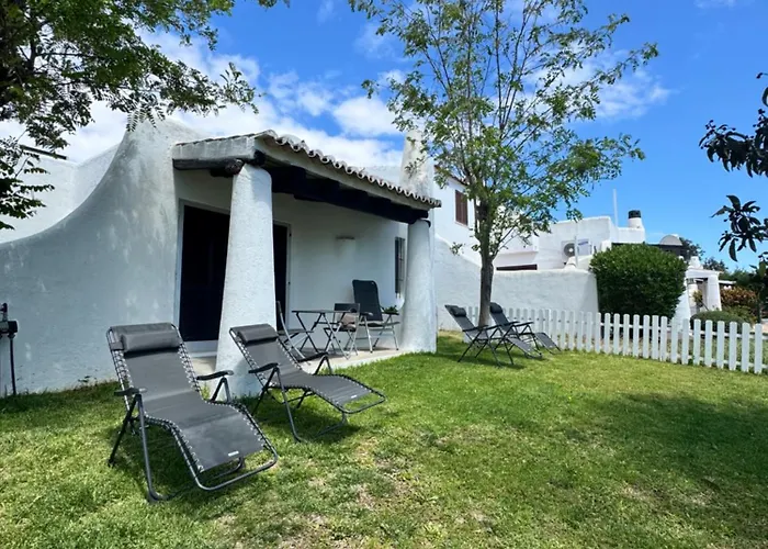 Villa Valentina-Sunny 2 Bedroom House With Pool