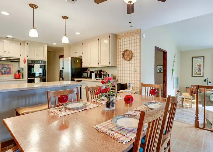 Sweeping Views! Charming Home Near Dtwn Jamestown