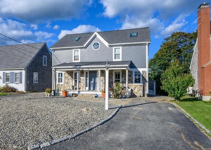 Town Neck Beachside Hideaway