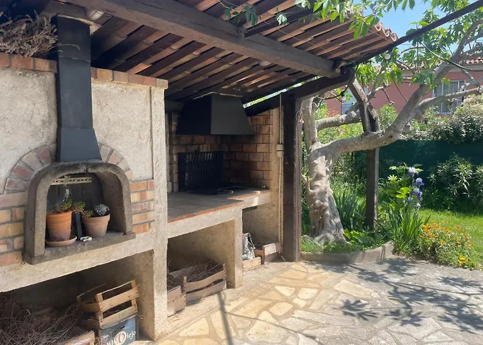 Villa Lou Soulas - Bas De Villa Avec Piscine Proche De Nice