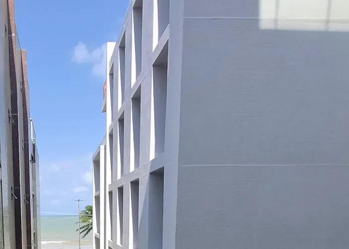 Confortável Flat com vista parcial do mar de Intermares