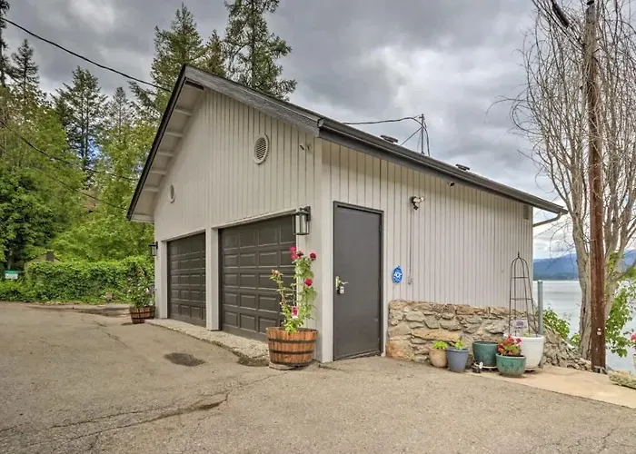 Huvila Haven Lake Front Home With Dock And Hot Tub