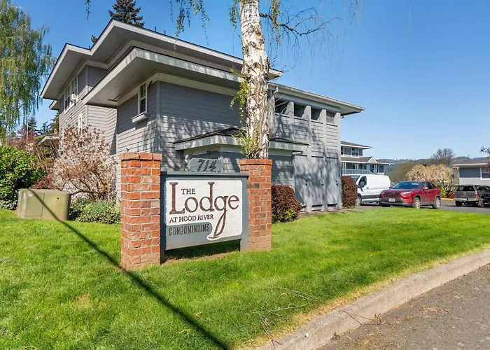 08 Lodge