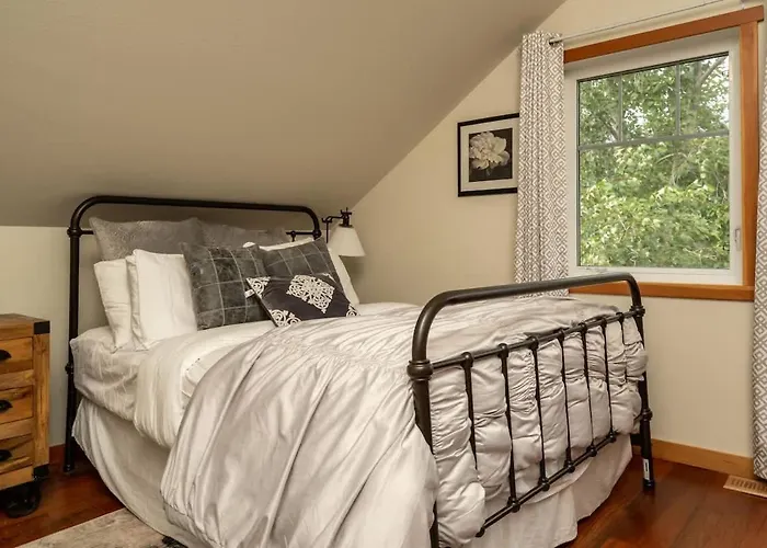 Parkland301 Sunlit 2,000 Ft² Penthouse With Mtn View