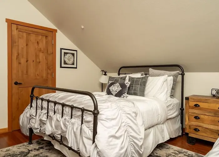 Parkland301 Sunlit 2,000 Ft² Penthouse With Mtn View