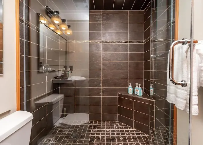 Parkland301 Sunlit 2,000 Ft² Penthouse With Mtn View