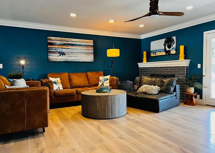Huntington Beach, Ac, Pool, Hot Tub, Detached Office, Close To Beach, Outside Entertaining Area