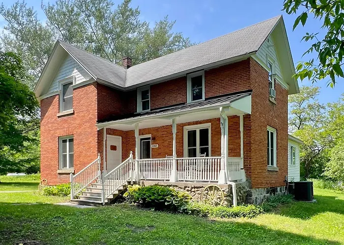 'Cedar Creek Guesthouse' 3 Mi To Lake Charlevoix