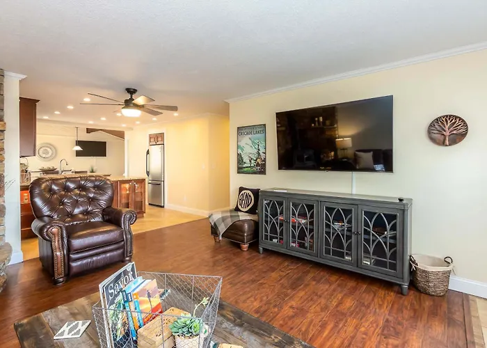 Broken Bow Getaway Pet Friendly Midtown