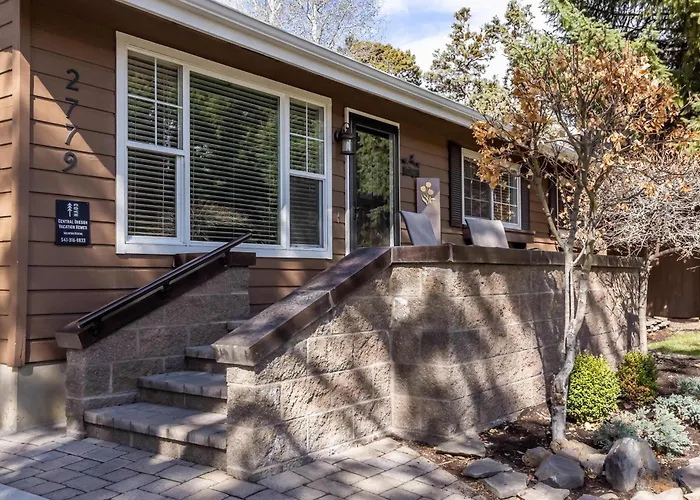 Broken Bow Getaway Pet Friendly Midtown