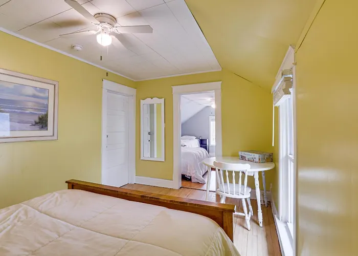 Ludington Home W/ 6 Bicycles < 1 Mi To Beach!