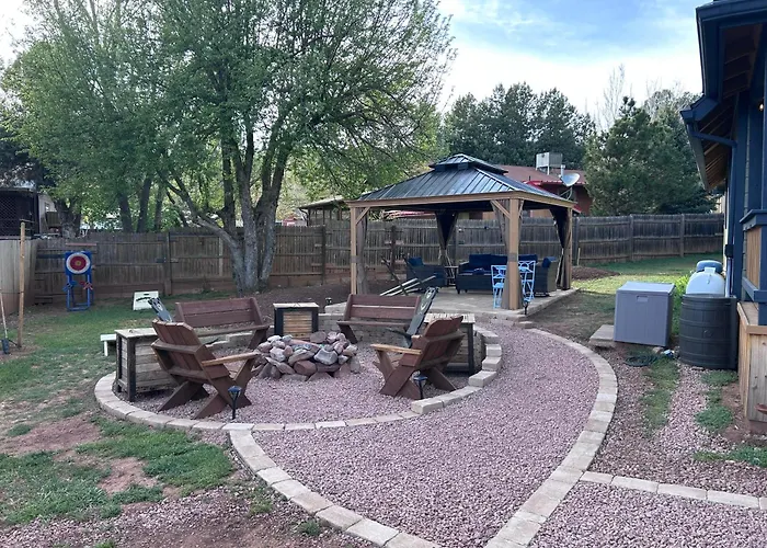 Pine Cabin W/ Fire Pit & Gazebo - Steps To Trails