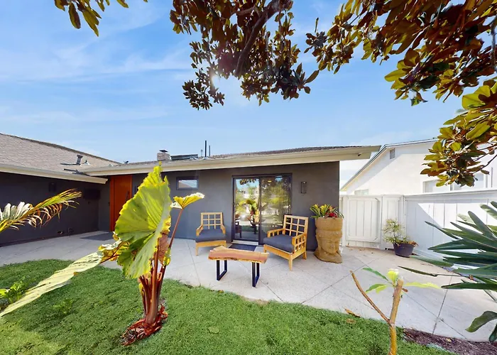 'Bamboo Hideaway' In Cardiff W/ Outdoor Space