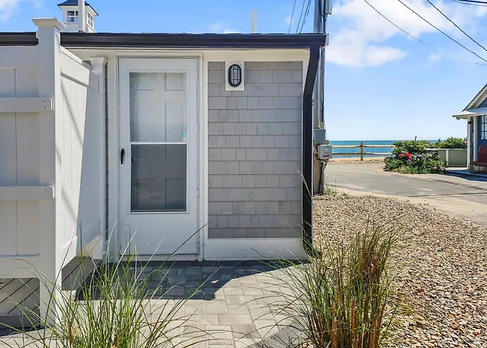 Beachfront Escape In Dennis Port