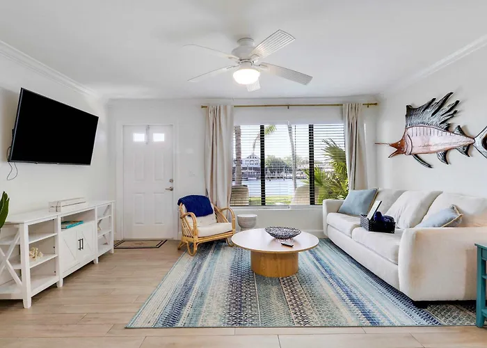 Sailfish Suites 5 - Waterfront Lodging