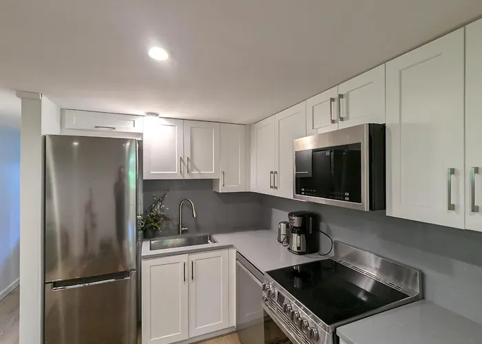 Entire Garden Suite In North Vancouver
