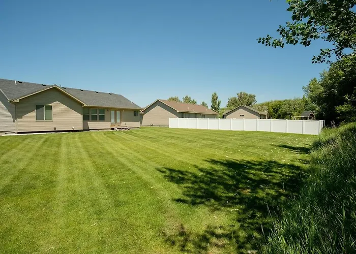 Modern Home With 3-Car Garage & Large Yard