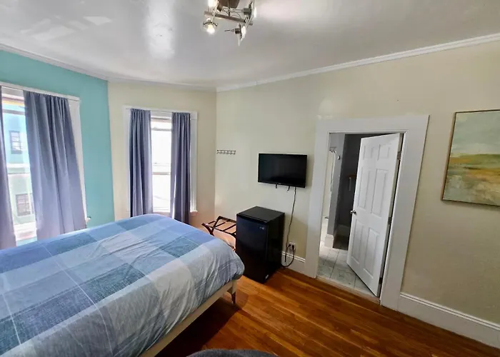 Federal Hill Suites And Rooms