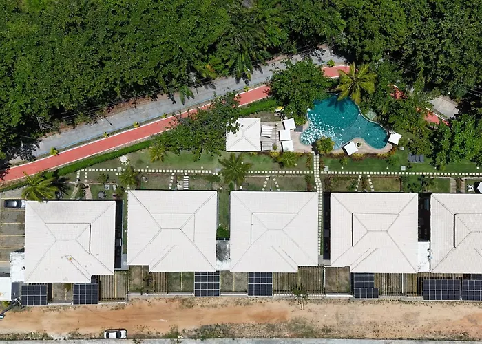 Casa de Praia em Imbassaí com Varanda, Conforto e Natureza