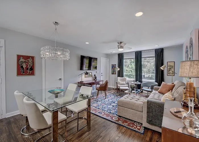 Comfortable 1Br Myers Park Oasis