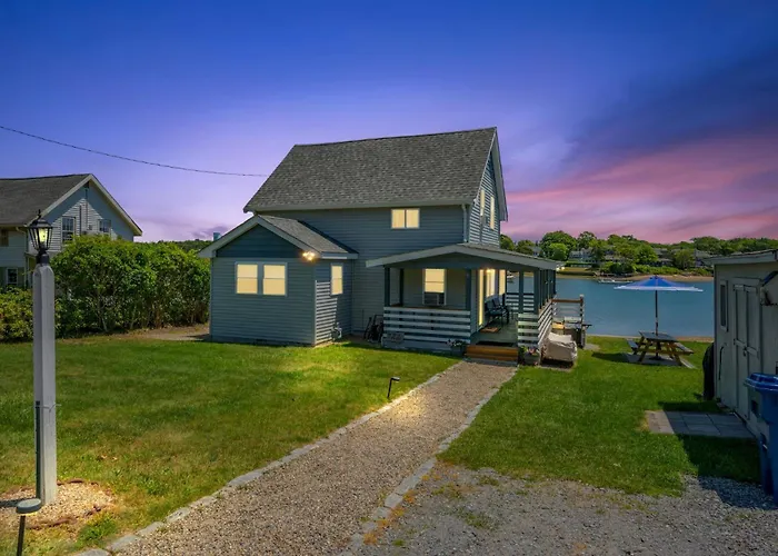 The Glam Shack: Waterfront Bliss In Onset