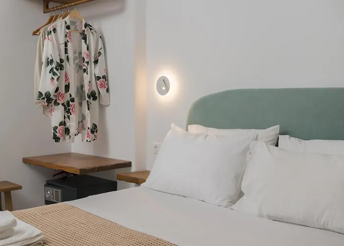 Luaz Naxian Living