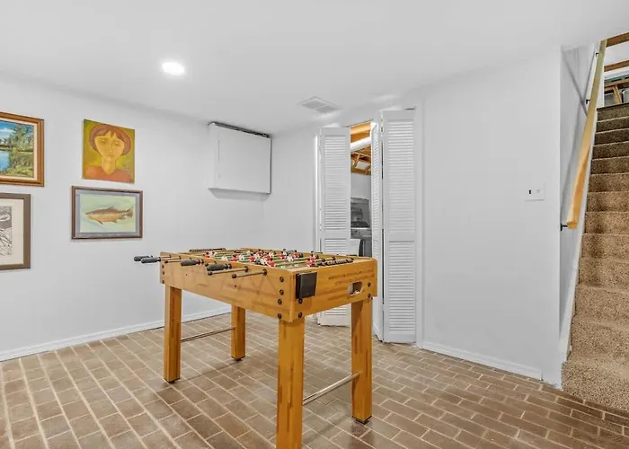 Golden Crest Getaway