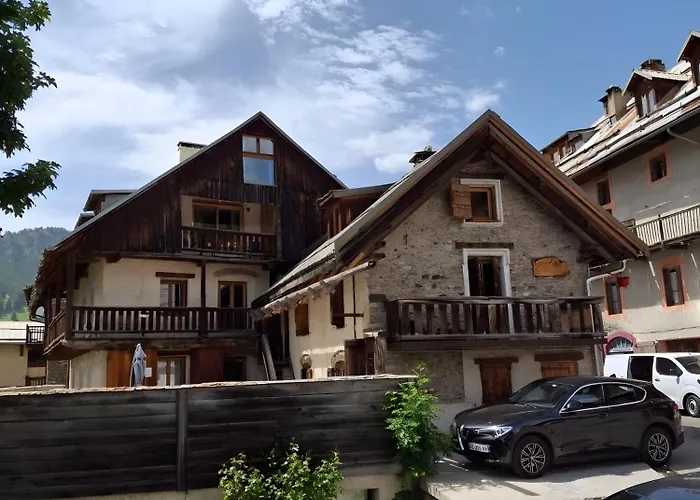 Gite A Molines En Queyras 8-15 Pers