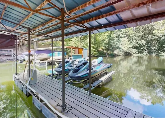 Deer Cove Lakehouse