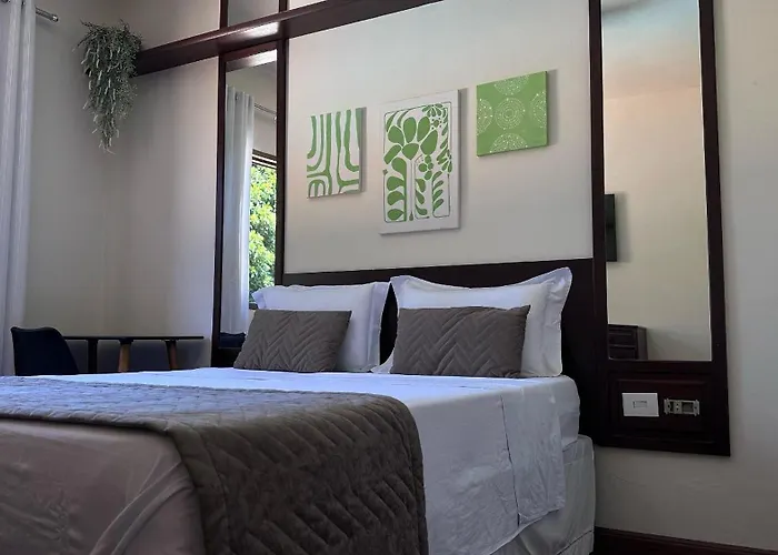 Quarto Elegante - Casa com piscina no Centro