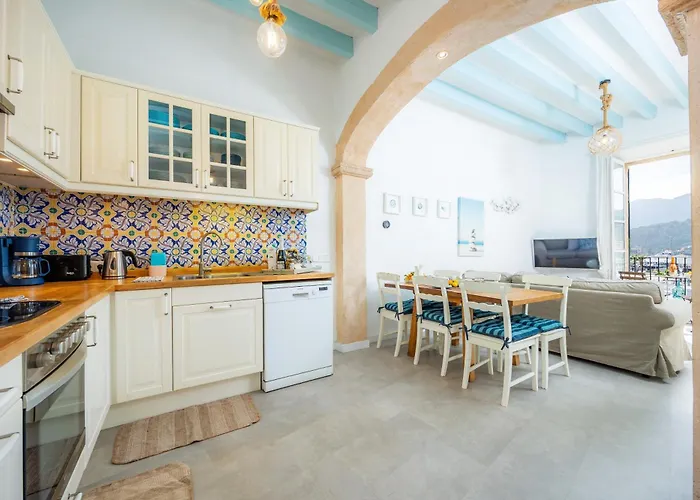 Marina 48 Seafront Apartment