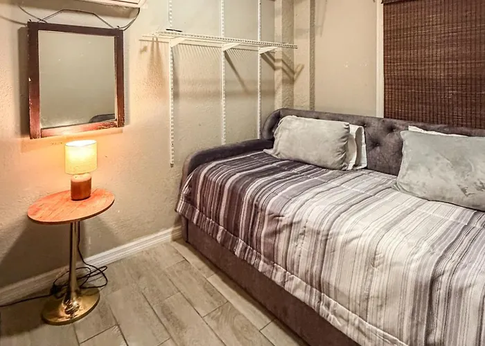 Executive Studio - 5 Minutes From Olympic Community Park