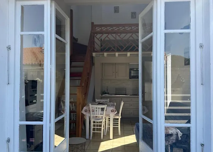 Appartememt Pres De La Mer Avec Terrasse N1