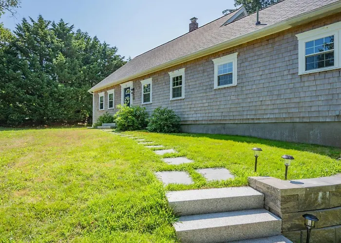 Cape Cod Escape - 1 Mile To Beach, A/C Grill