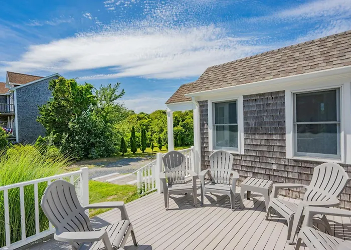 Coastal Escape: Pool, Pet-Friendly Near Beach