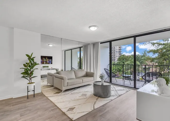 North Miami 2Br With Pool And Free Parking