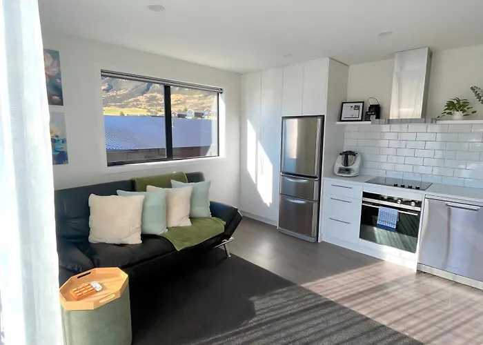 Queenstown Studio With Mountain Views