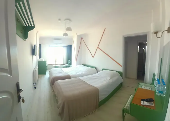 Teras Motel 12 Adults Only