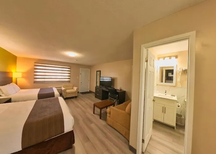 Maple Leaf Inn & Suites