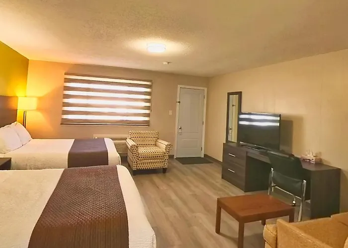 Maple Leaf Inn & Suites